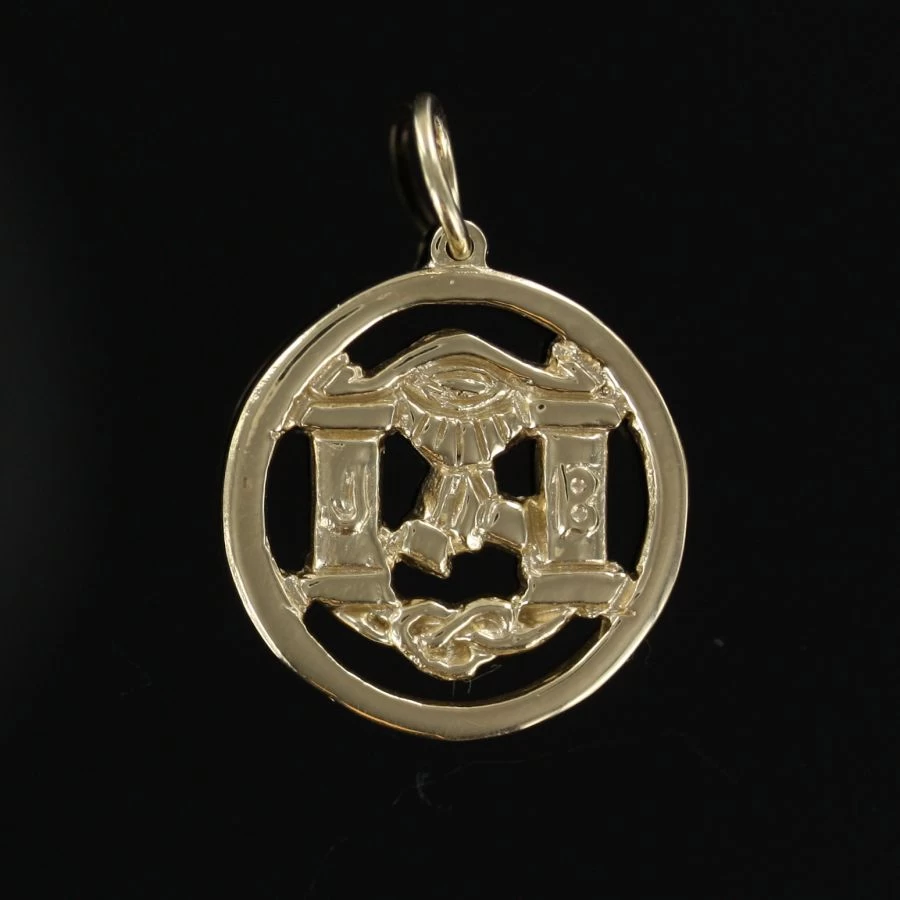Solid 9ct Yellow Gold Masonic Pendant 4 Solid 9ct Yellow Gold Masonic Pendant - Image 2